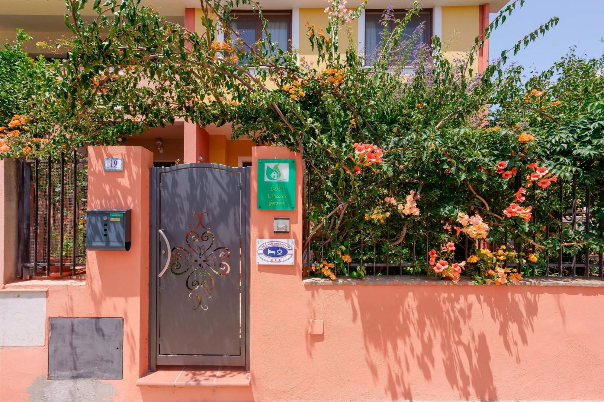 Il Piccolo Giardino Rooms & Breakfast Виласимиус Екстериор снимка