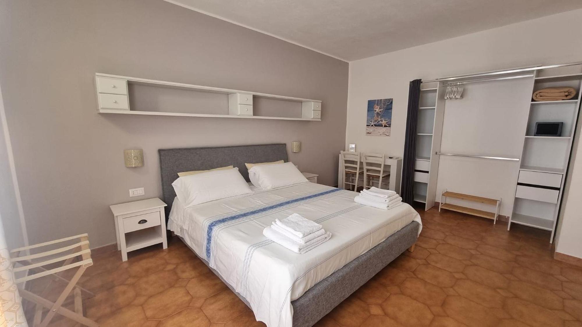Il Piccolo Giardino Rooms & Breakfast Виласимиус Екстериор снимка